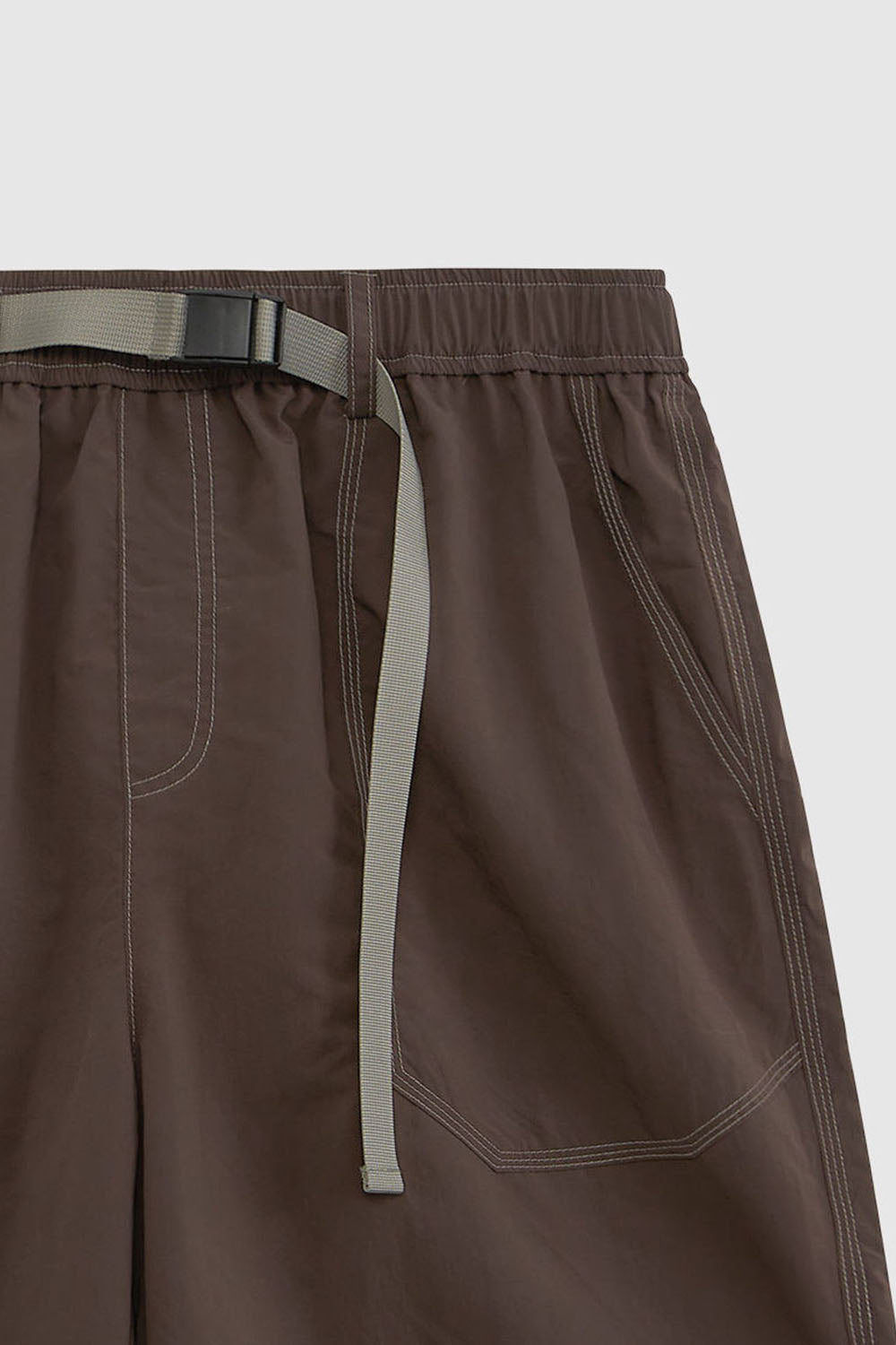 Moisture-Wicking Contrast Color Shorts: Casual Utility Mid-Length Shorts