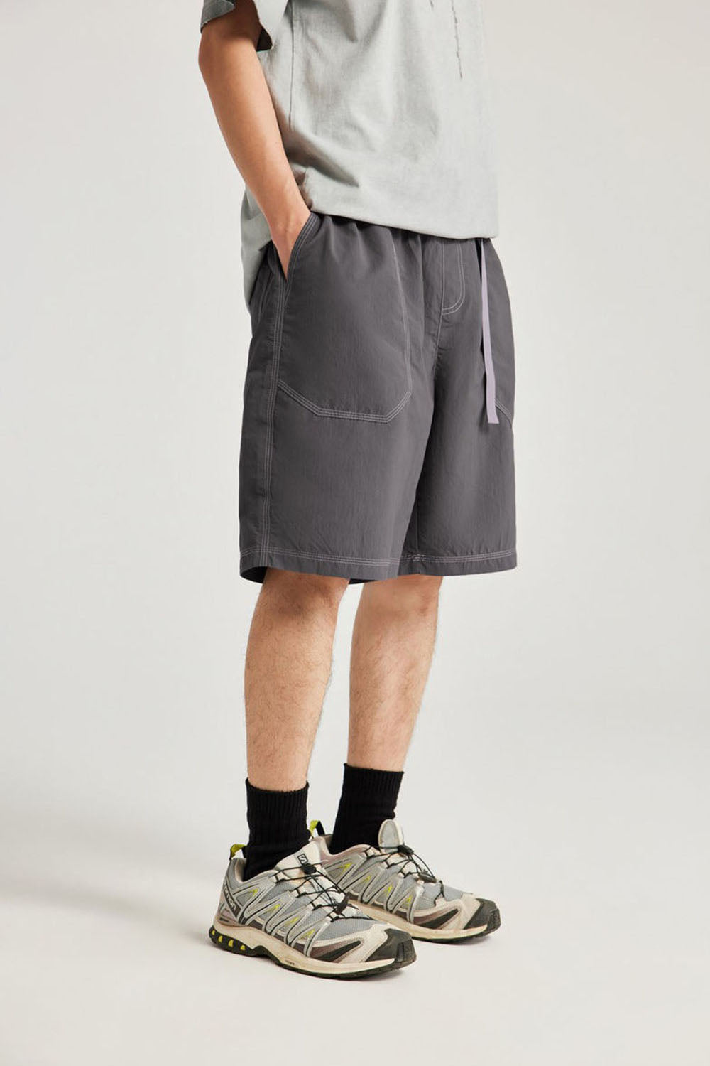 Moisture-Wicking Contrast Color Shorts: Casual Utility Mid-Length Shorts