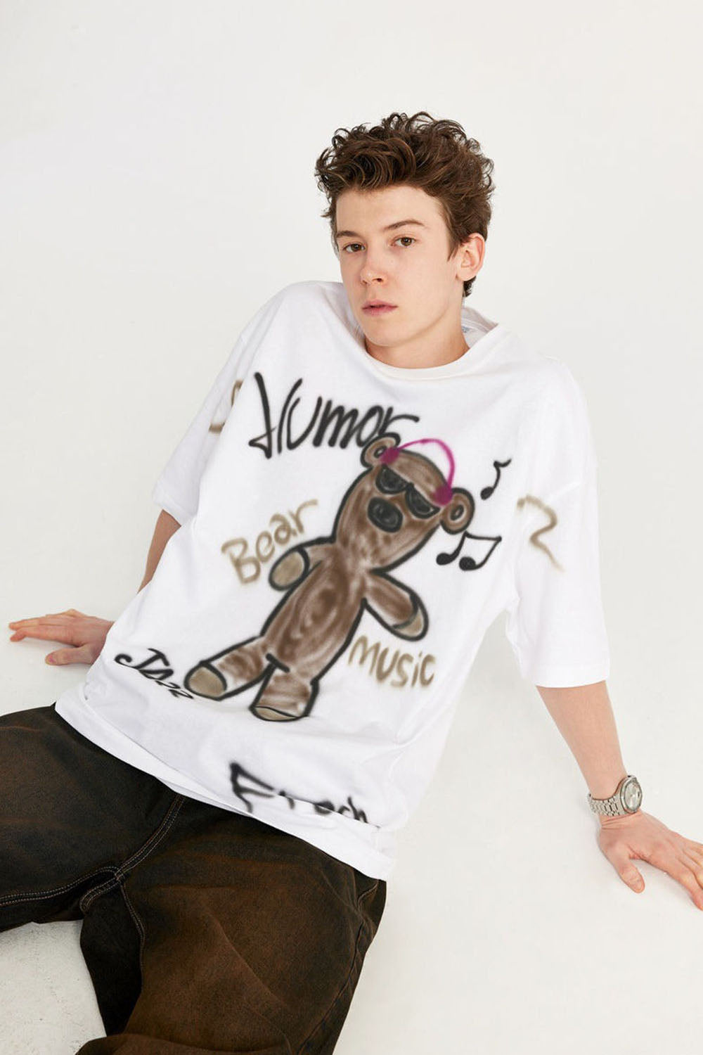 Spray Paint Music Bear Print T-Shirt: Loose Crew Neck Top