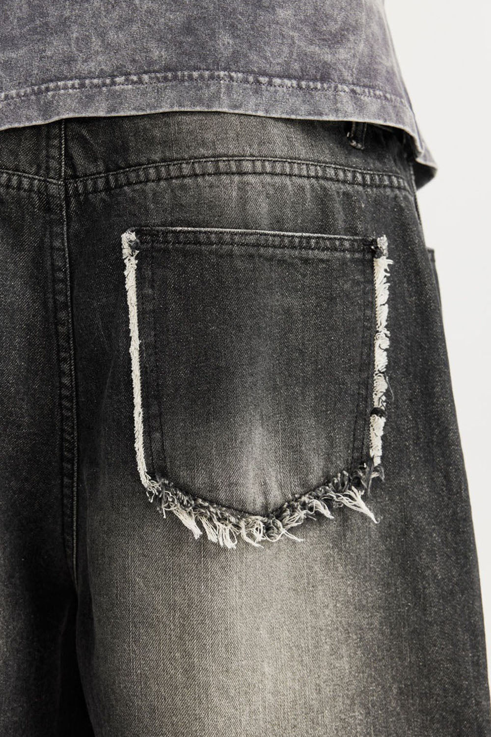 Hip-Hop Ripped Denim Capri Shorts: Street Style Distressed Jean Shorts for Men