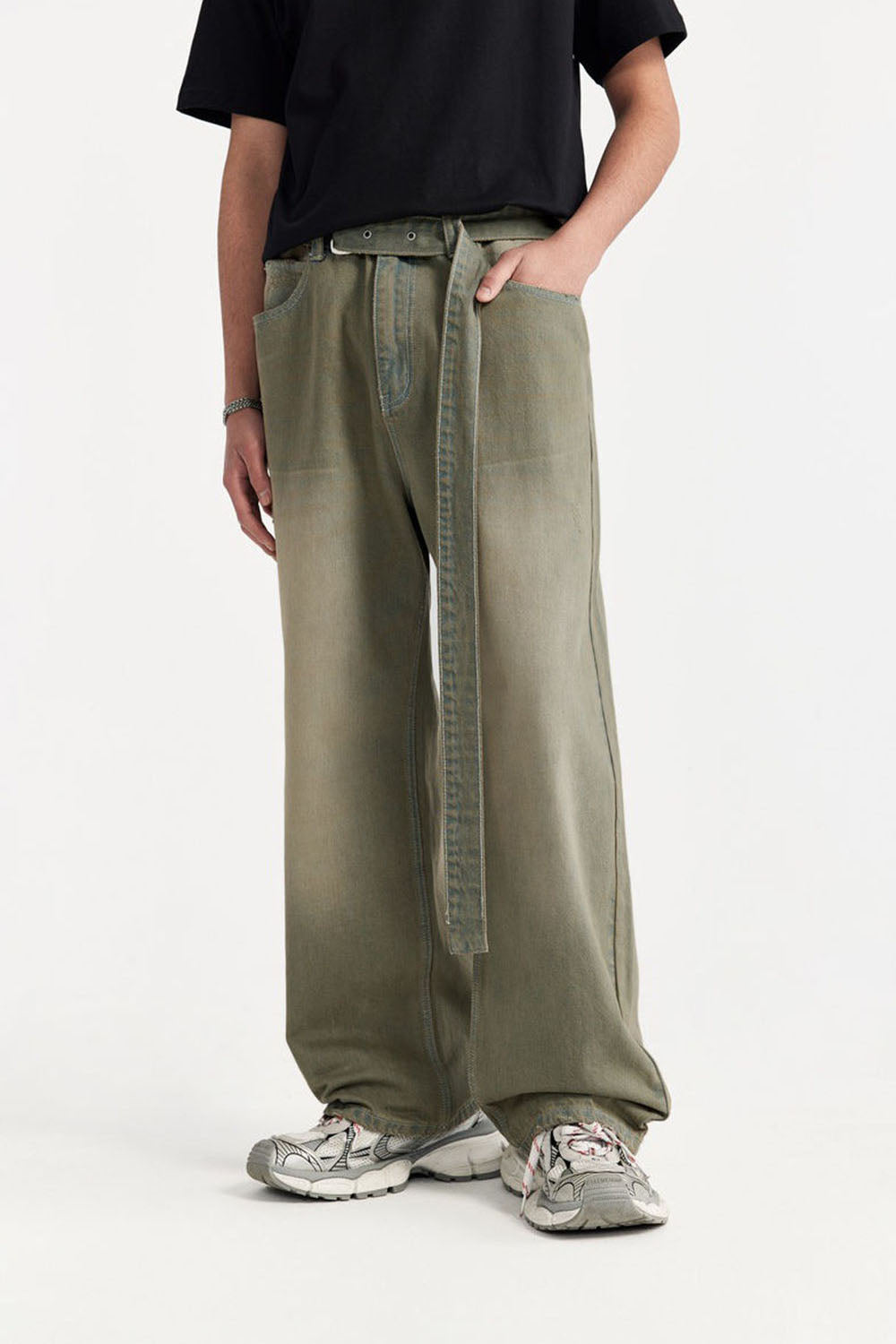 Vintage Wash Denim Pants with Belt: Loose Street-Style Trousers