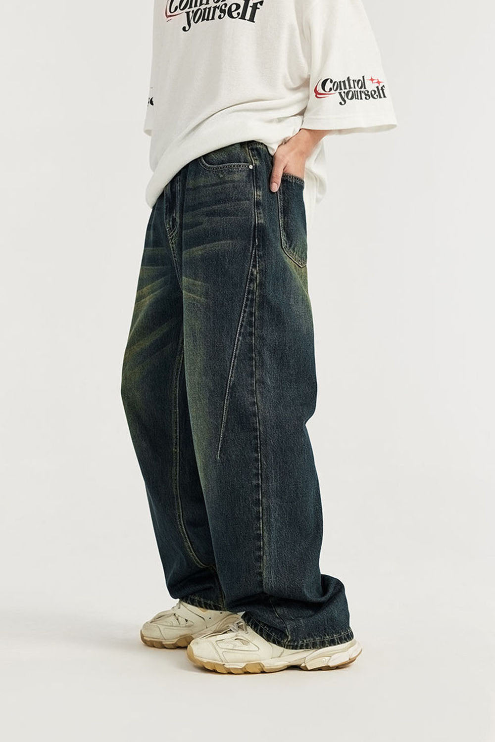 Vintage Cut Wide-Leg Denim Jeans: Street-Style Washed Loose Jeans