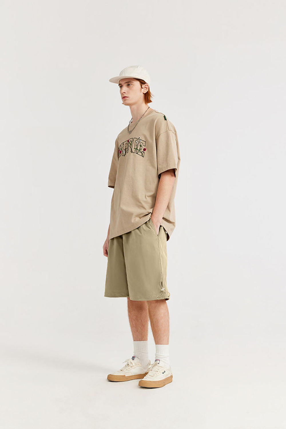 Large Back Pocket Outdoor Shorts: Casual Mid-Length Shorts for Men