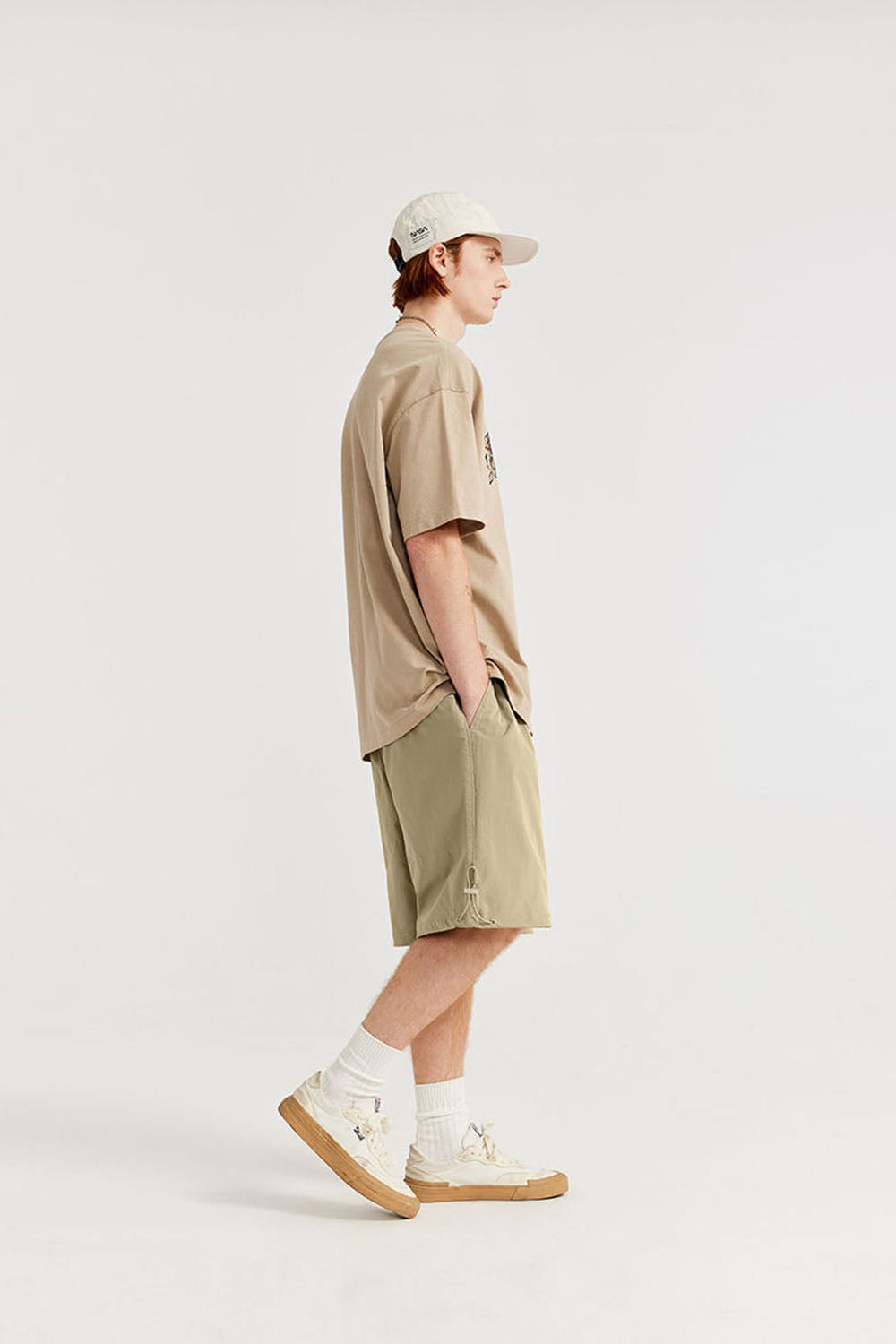 Large Back Pocket Outdoor Shorts: Casual Mid-Length Shorts for Men
