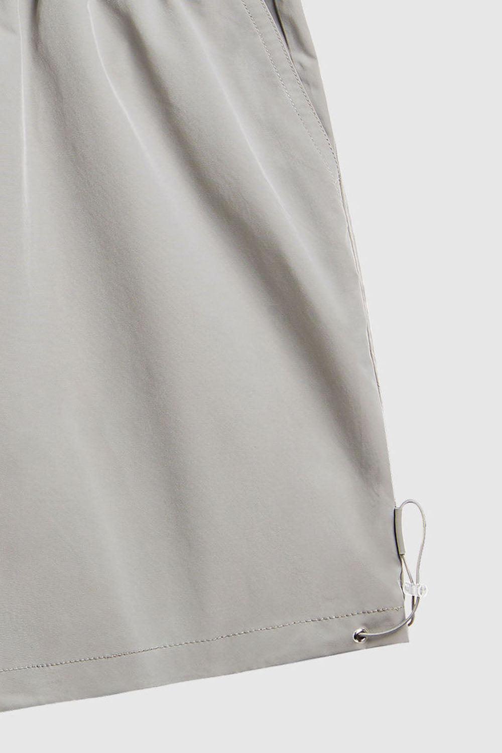 Large Back Pocket Outdoor Shorts: Casual Mid-Length Shorts for Men