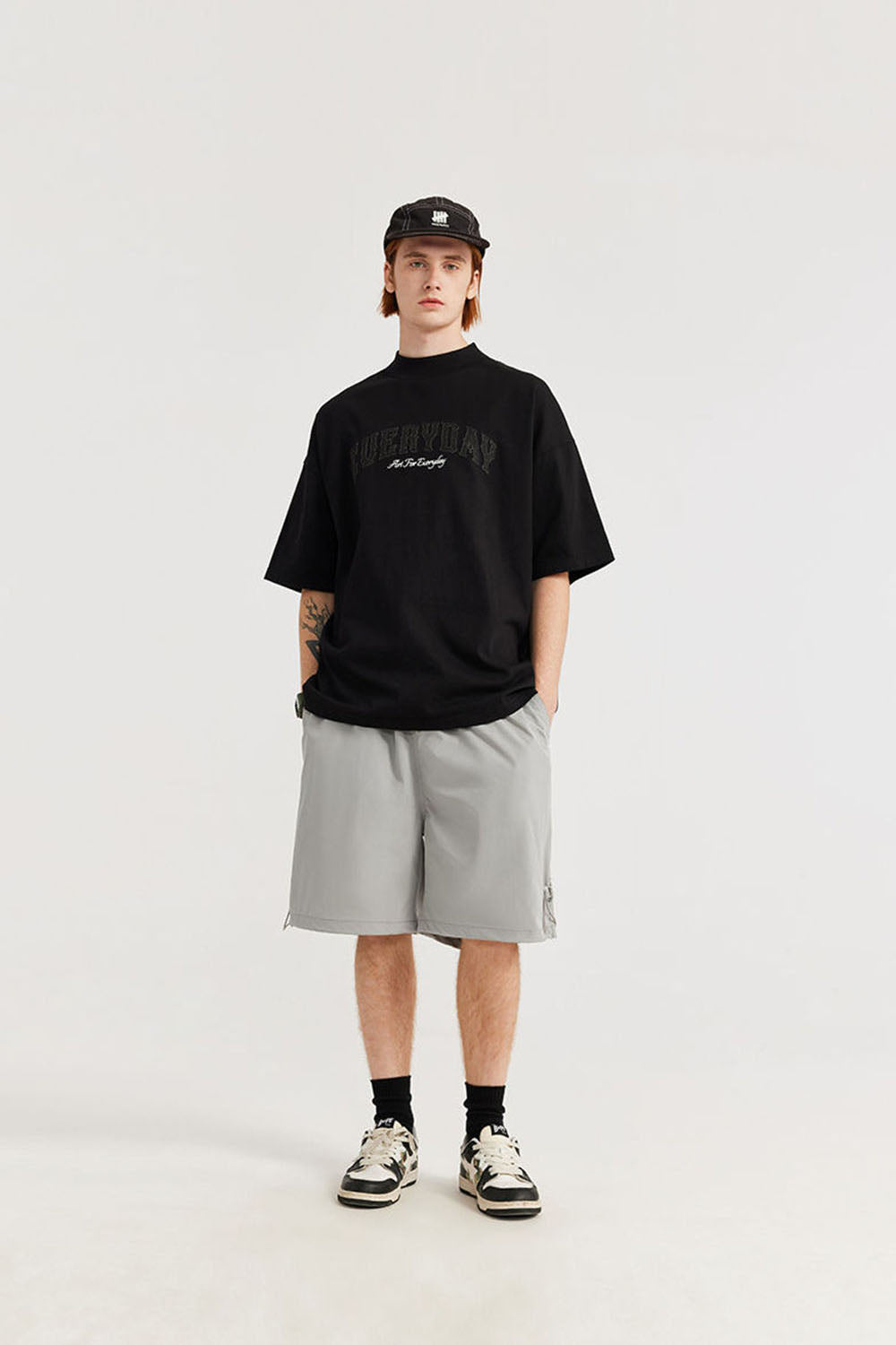 Large Back Pocket Outdoor Shorts: Casual Mid-Length Shorts for Men