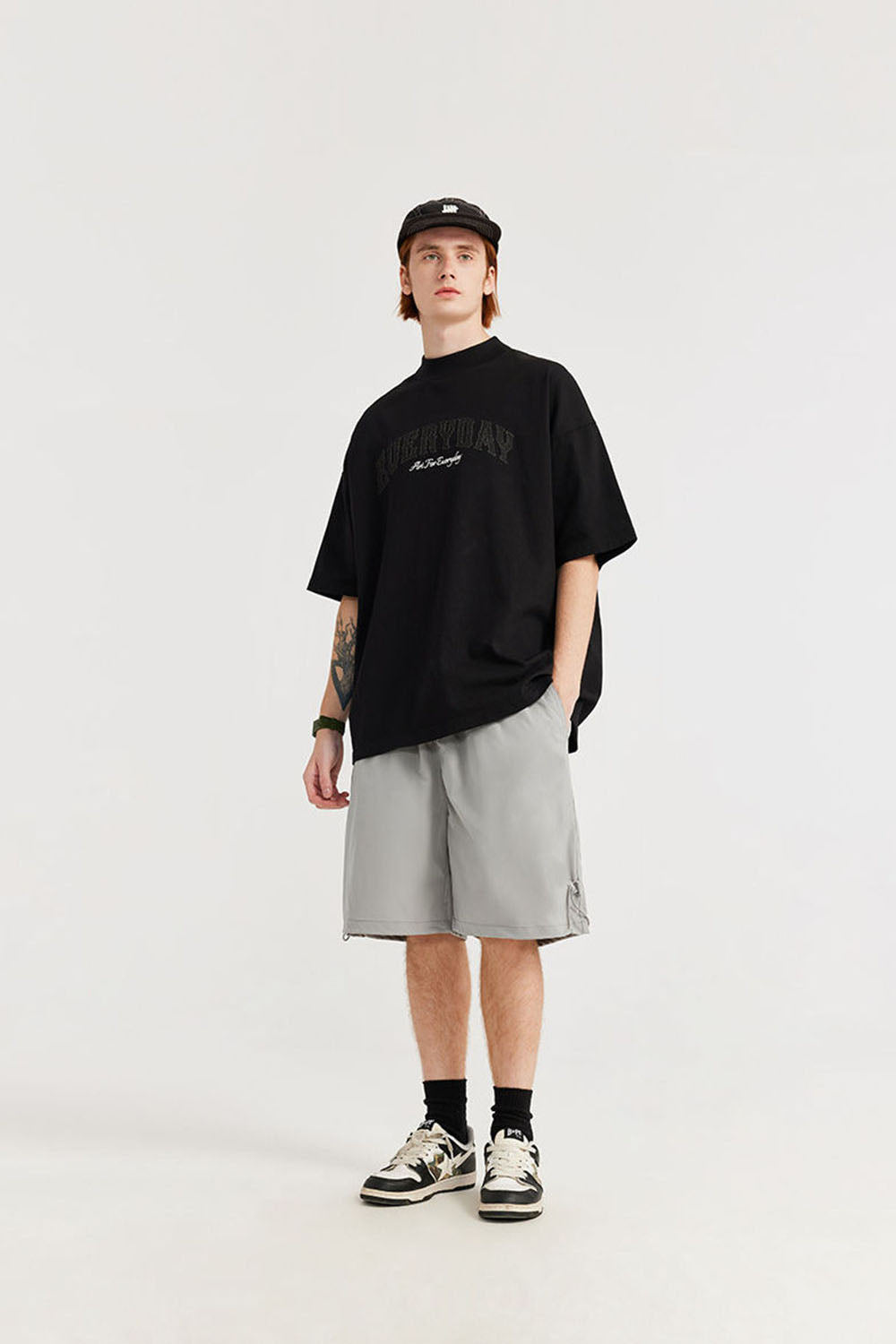 Large Back Pocket Outdoor Shorts: Casual Mid-Length Shorts for Men