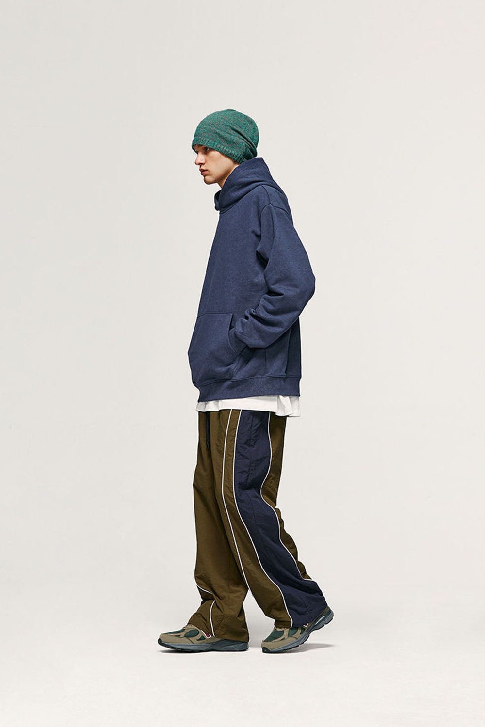 Wasteland Batik Dye Hoodie: Street Style Loose Fit Hooded Sweatshirt