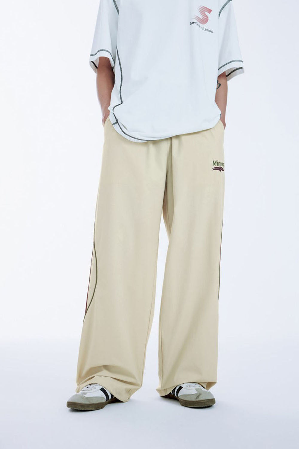 Arc-Cut Panel Wide-Leg Pants: Vintage-Inspired Sporty Loose Long Pants for Men