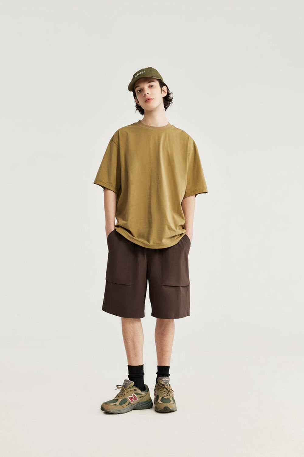 Elastic Sports Five-Point Shorts with Large Pockets: Loose Casual Men's Shorts