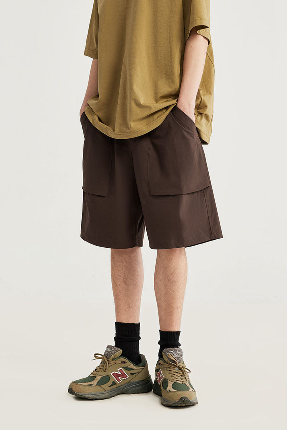 Elastic Sports Five-Point Shorts with Large Pockets: Loose Casual Men's Shorts