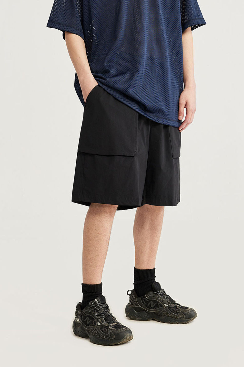 Elastic Sports Five-Point Shorts with Large Pockets: Loose Casual Men's Shorts