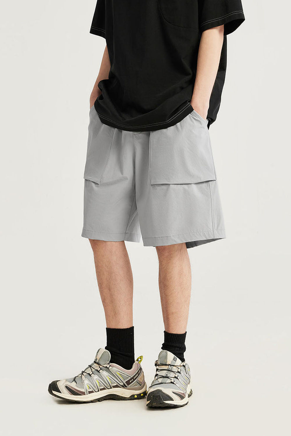 Elastic Sports Five-Point Shorts with Large Pockets: Loose Casual Men's Shorts