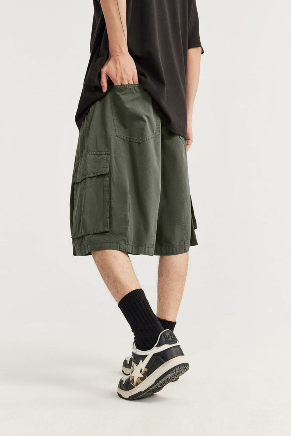 Garment-Washed Wide-Leg Cargo Shorts: Multi-Pocket Utility Half-Pants