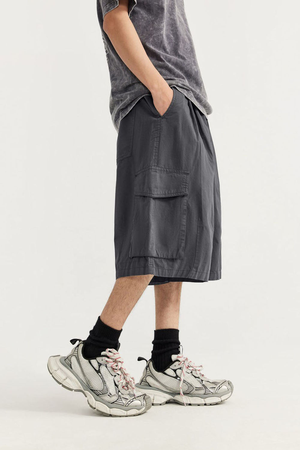 Garment-Washed Wide-Leg Cargo Shorts: Multi-Pocket Utility Half-Pants