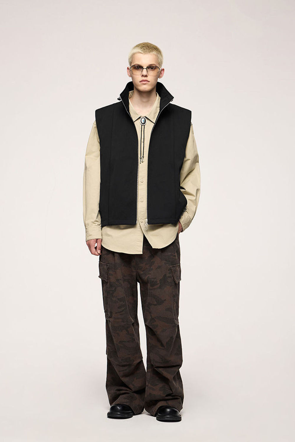 Wrinkle-Resistant Utility Vest: Functional Streetwear Outdoor Vest Jacket for Men
