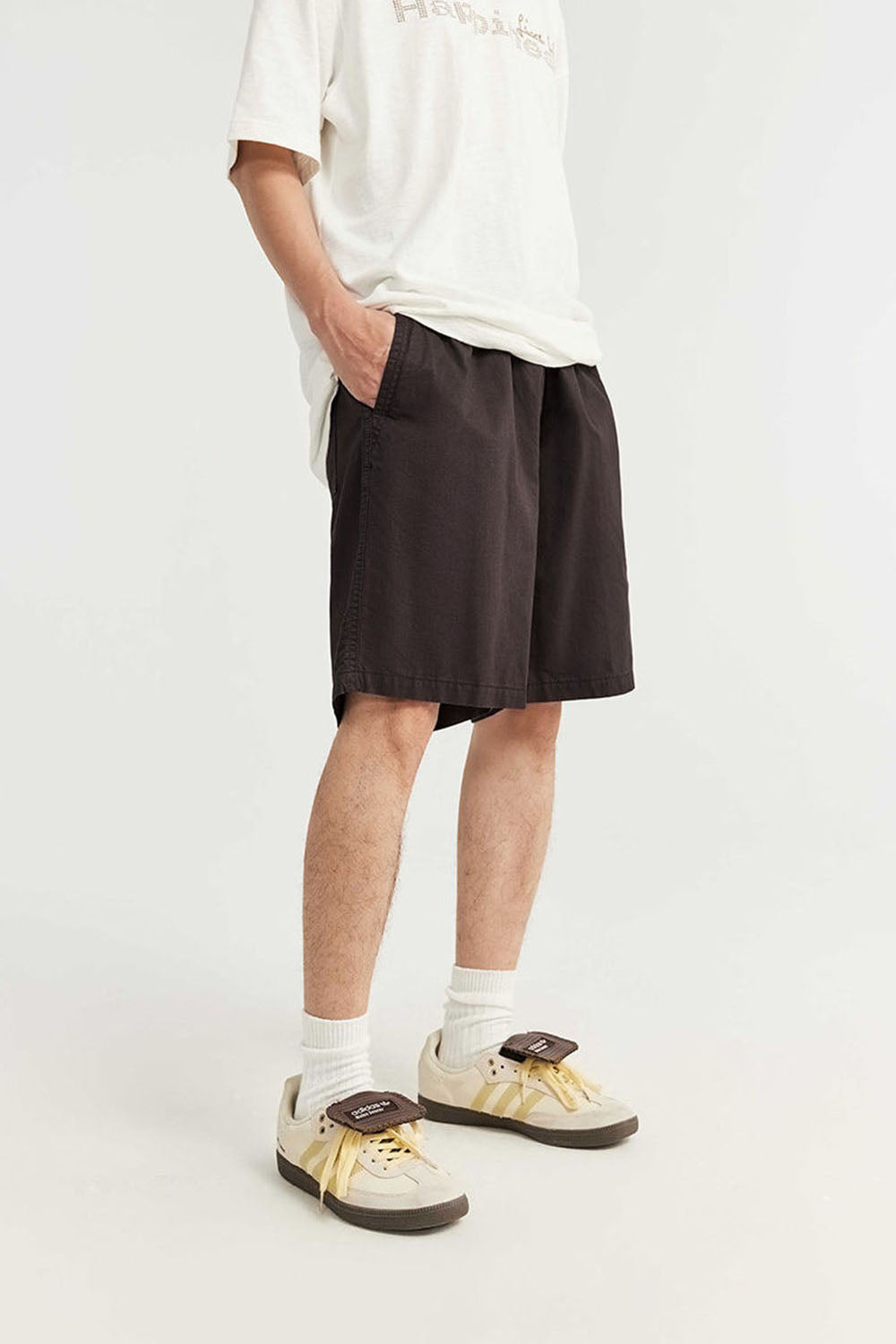 Eco-Friendly Garment-Washed Straight Shorts in Pure Color