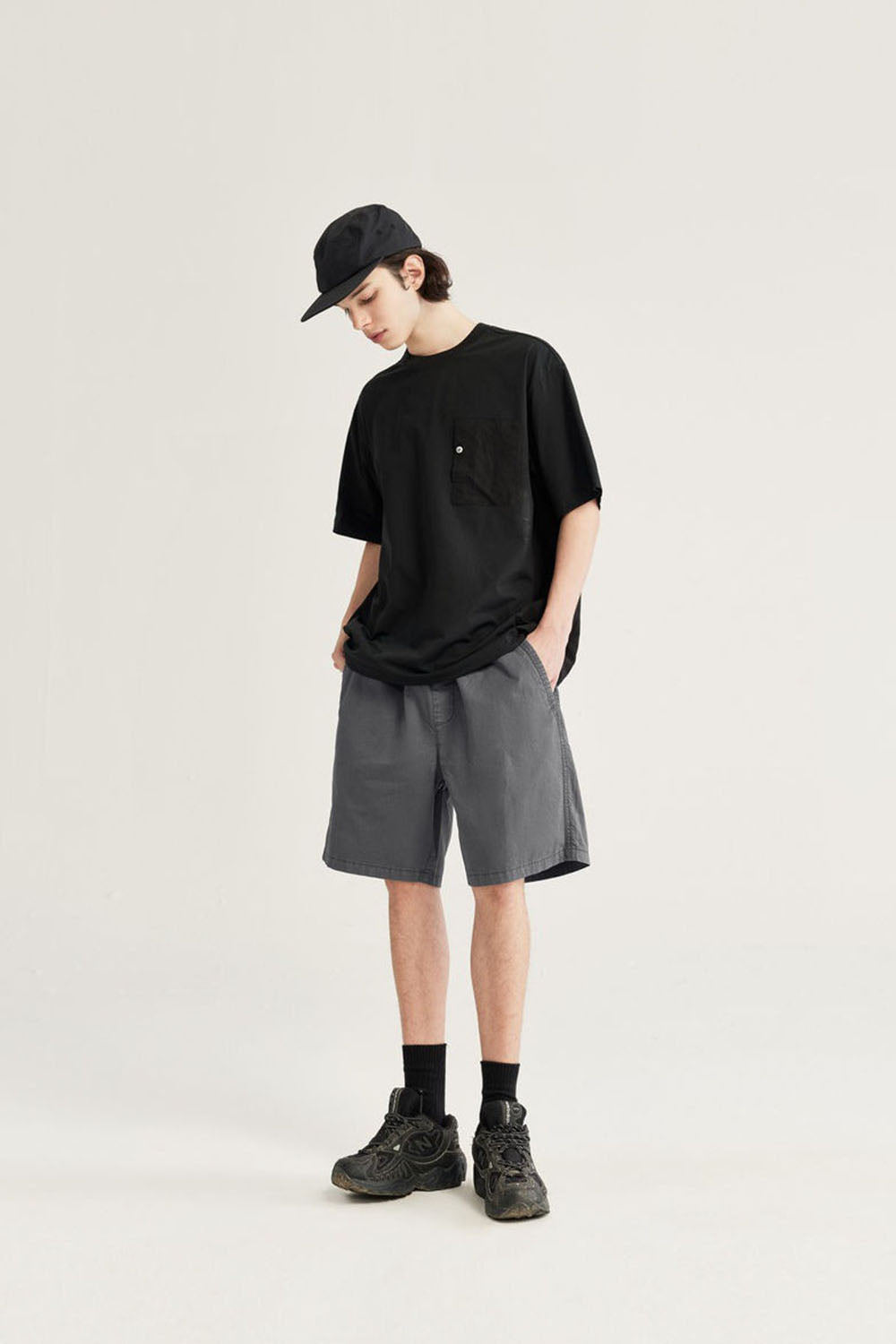 Eco-Friendly Garment-Washed Straight Shorts in Pure Color