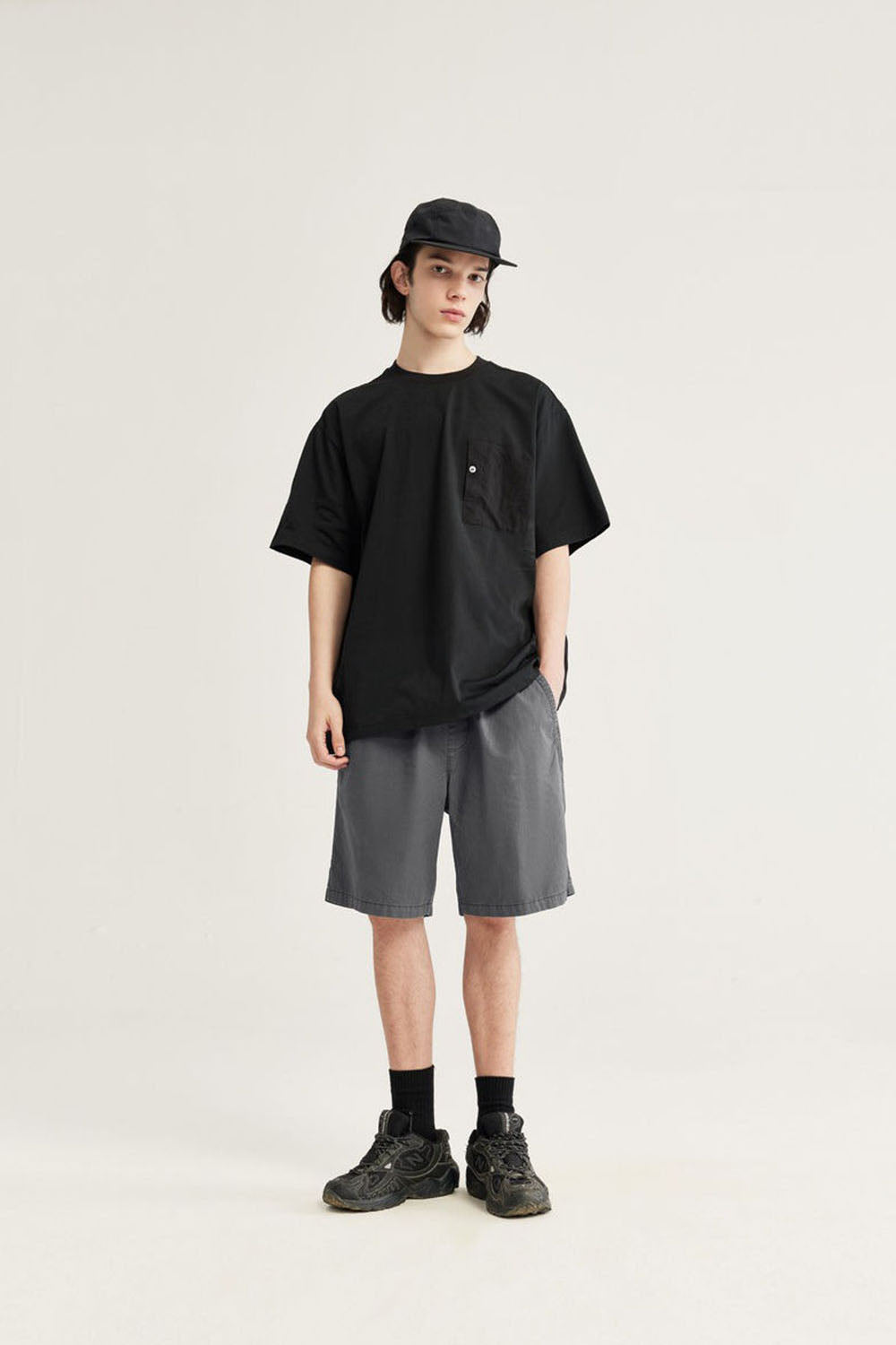 Eco-Friendly Garment-Washed Straight Shorts in Pure Color