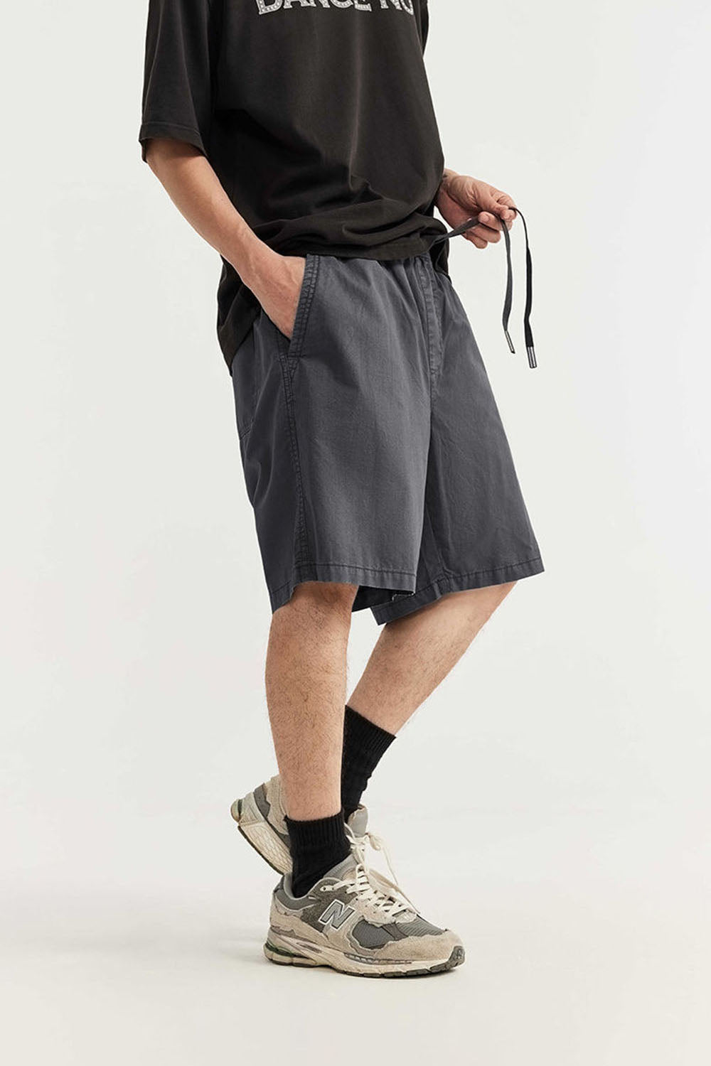 Eco-Friendly Garment-Washed Straight Shorts in Pure Color
