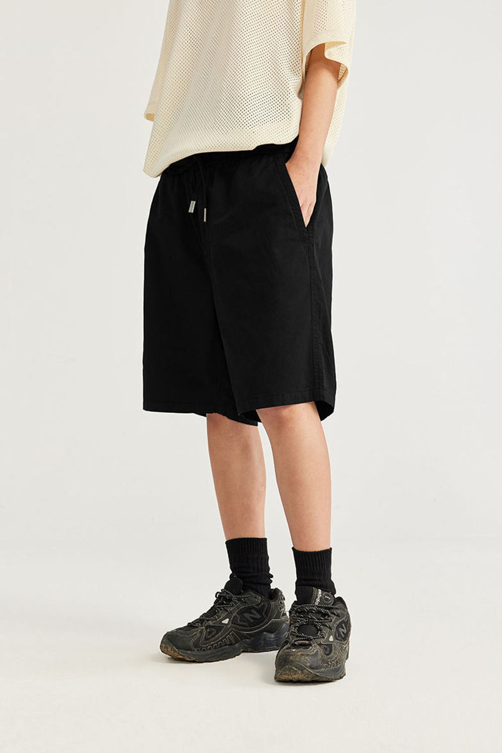 Eco-Friendly Garment-Washed Straight Shorts in Pure Color
