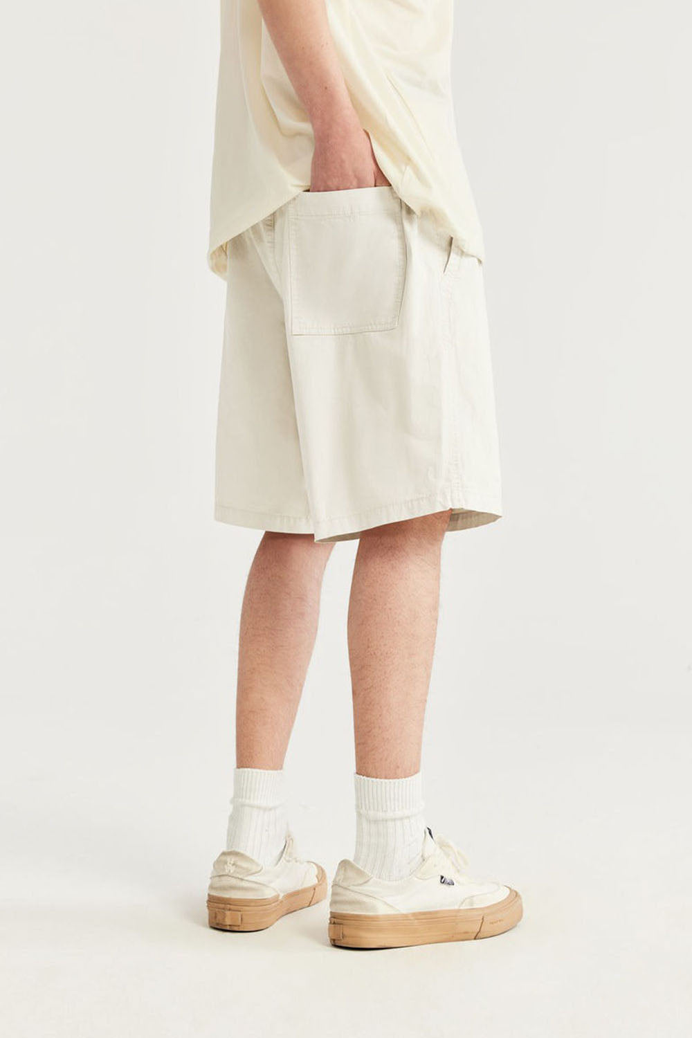 Eco-Friendly Garment-Washed Straight Shorts in Pure Color