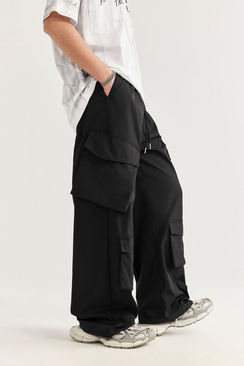 Plaid Multi-Pocket Cargo Wide-Leg Trousers