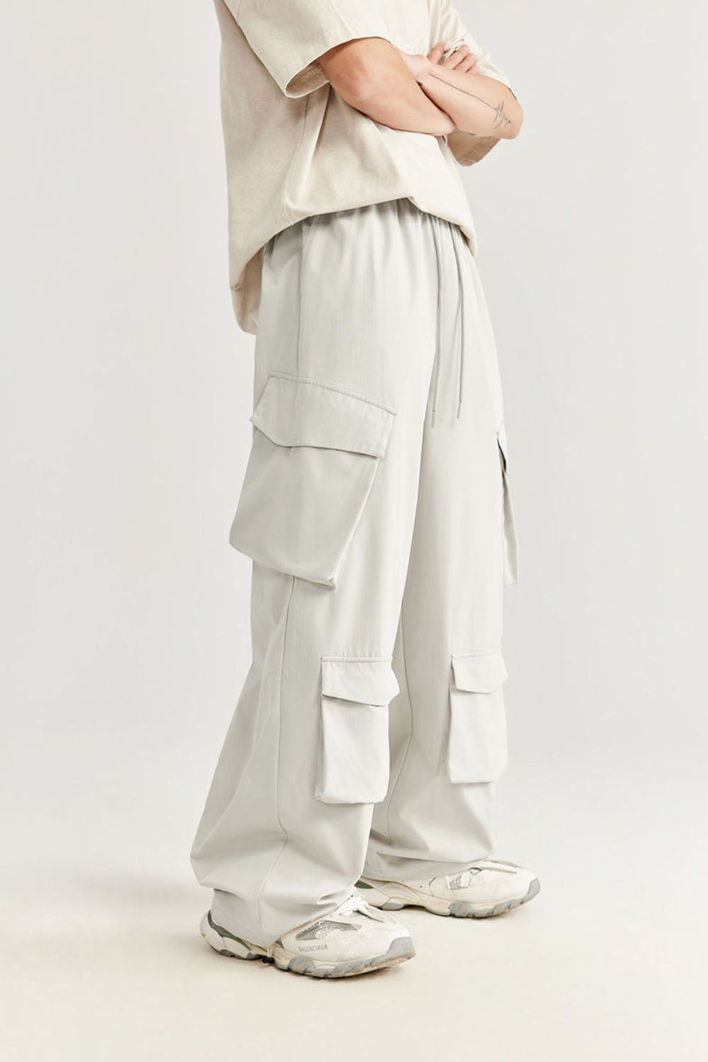 Plaid Multi-Pocket Cargo Wide-Leg Trousers