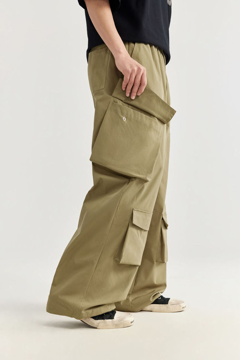 Plaid Multi-Pocket Cargo Wide-Leg Trousers