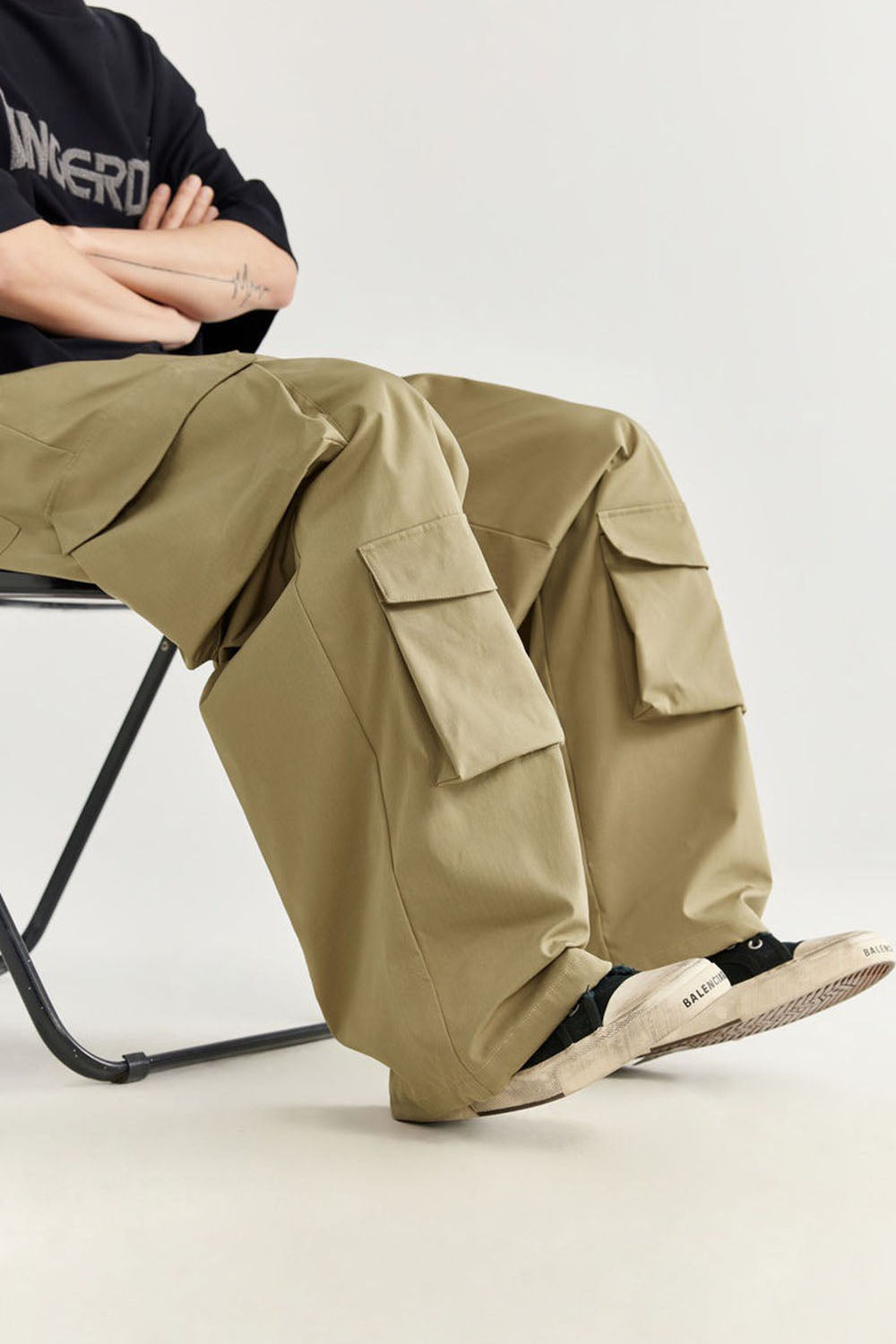 Plaid Multi-Pocket Cargo Wide-Leg Trousers