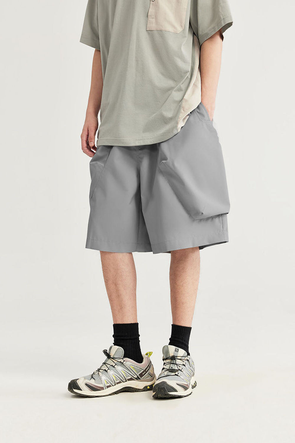 Light Khaki Large-Pocket Utility Shorts