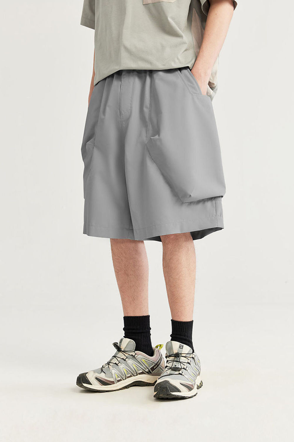 Light Khaki Large-Pocket Utility Shorts