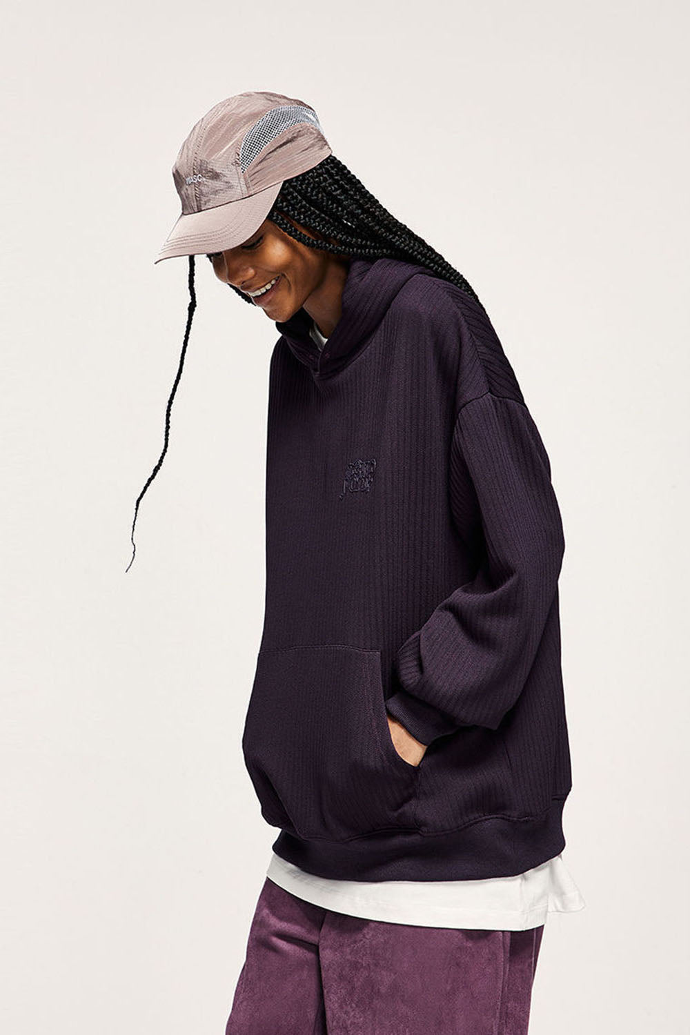 Coarse Knit Hooded Sweatshirt with Embroidered Piano Pattern