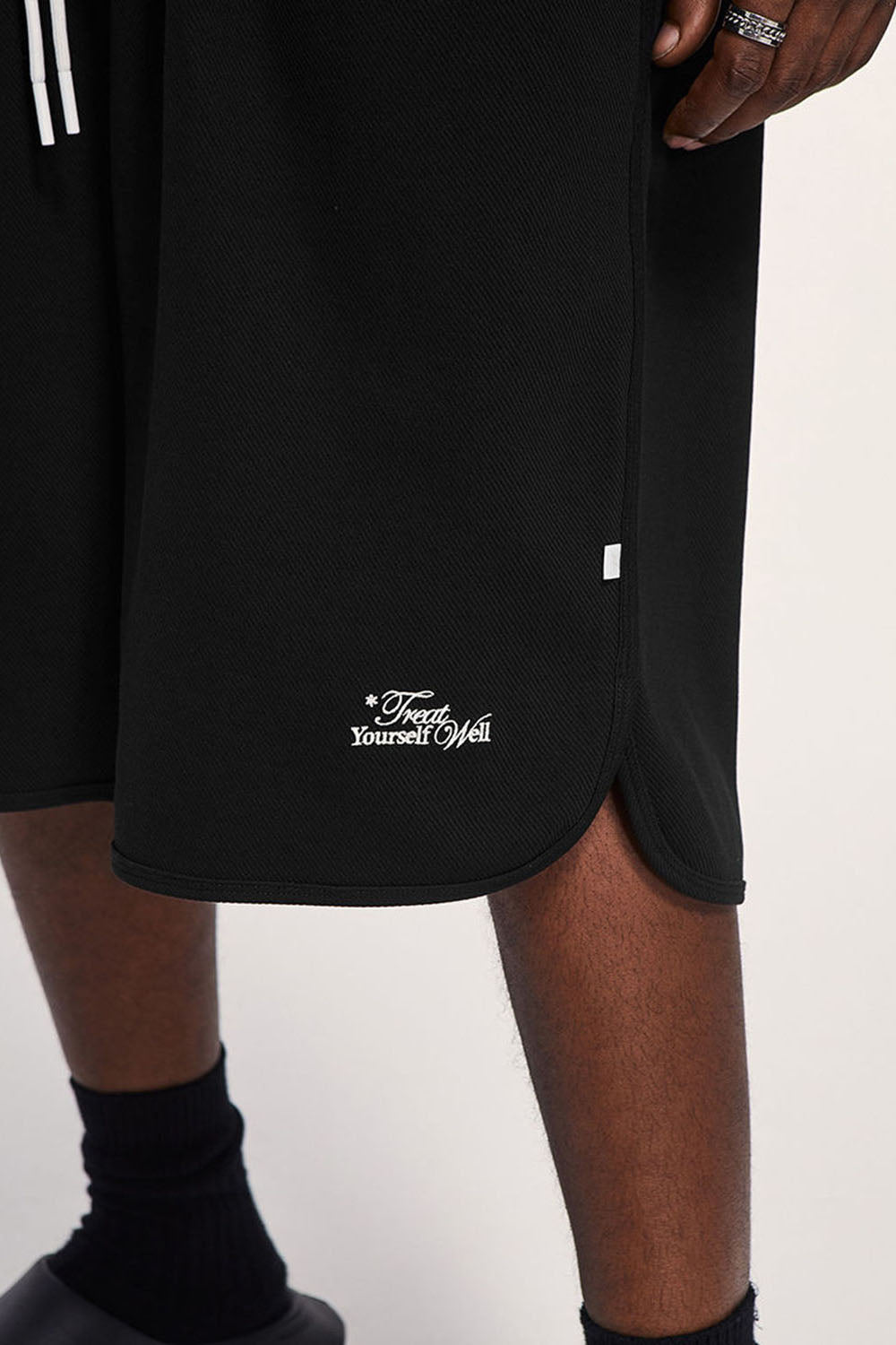 Men's Arched Split Loose Shorts with Letter Embroidery