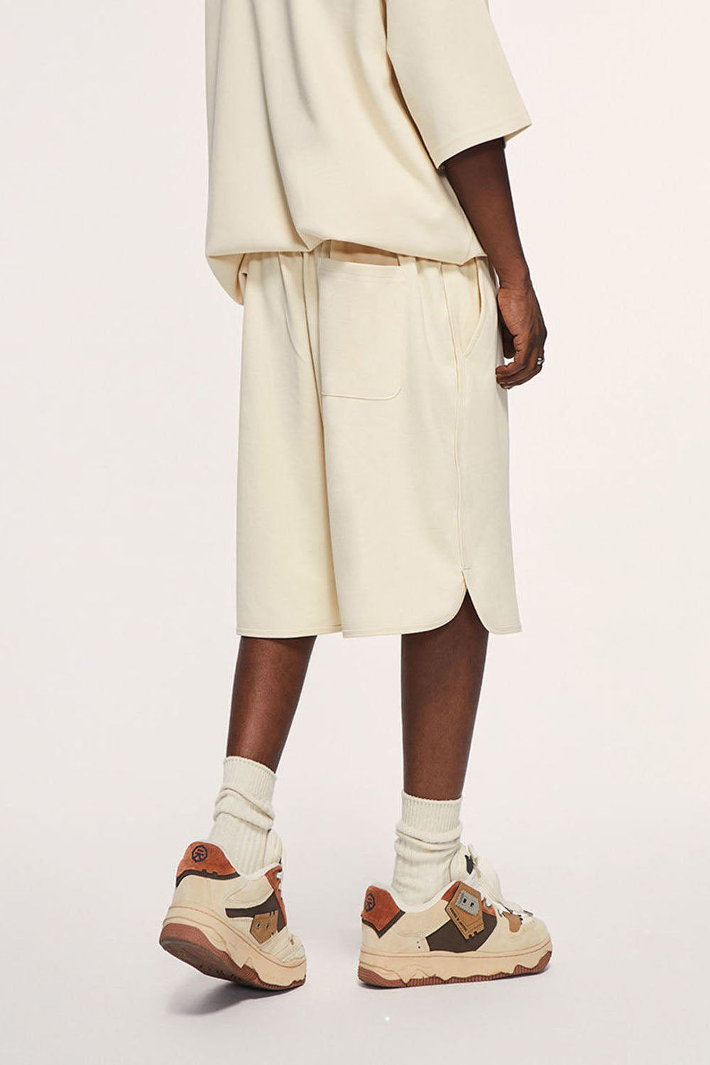 Men's Arched Split Loose Shorts with Letter Embroidery