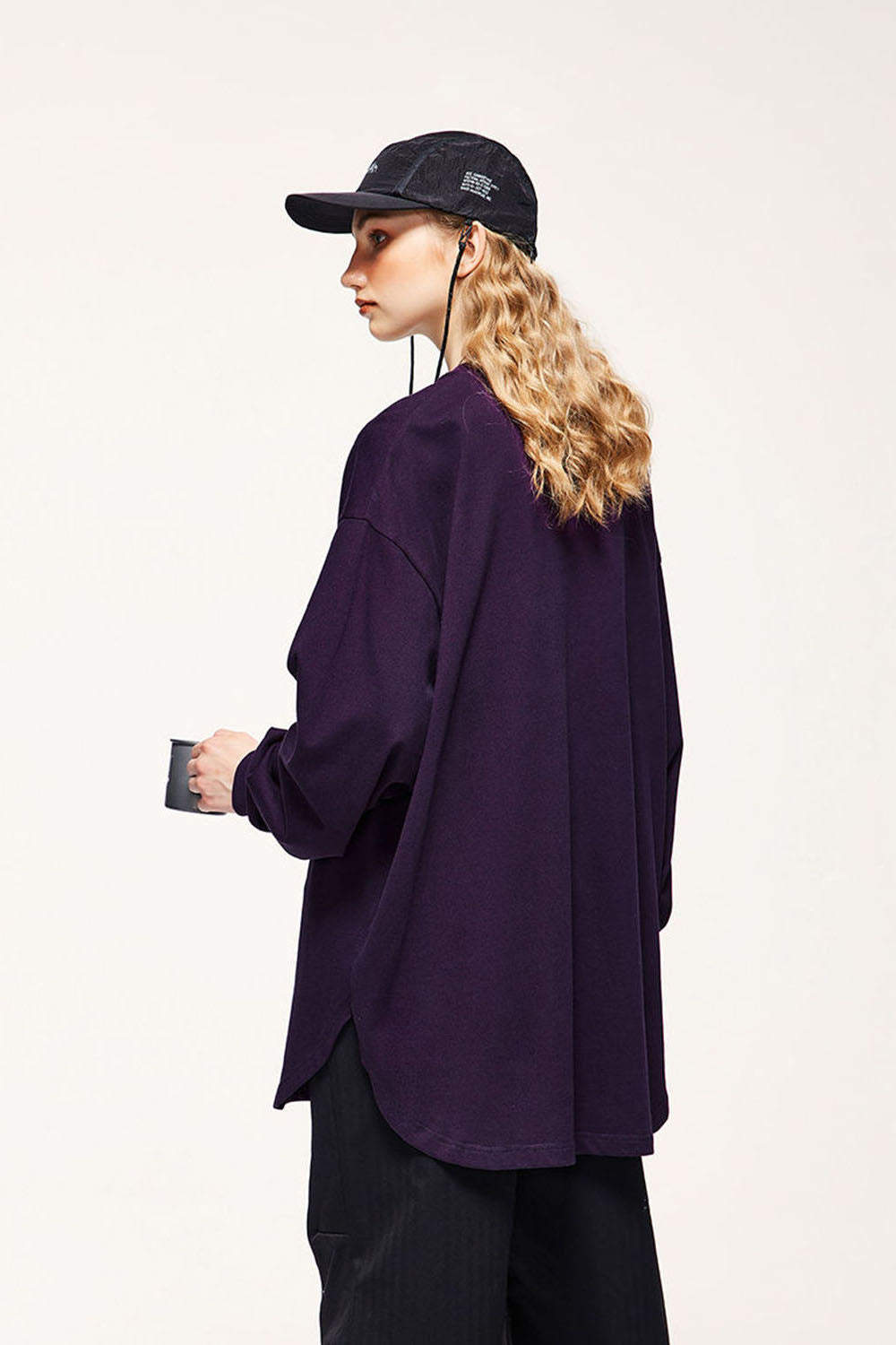 305G Heavyweight Curved Hem Long Sleeve T-Shirt in Loose Casual Fit