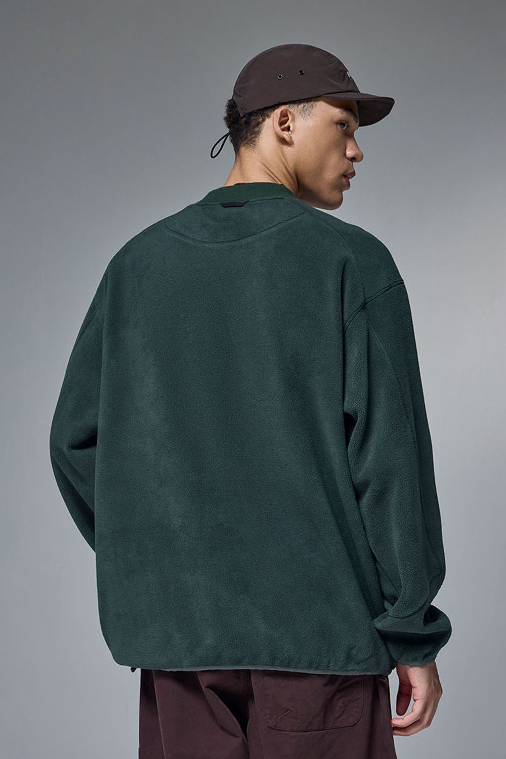 325G Fleece Crewneck Sweatshirt with Rubber Press Detail in Loose Casual Fit