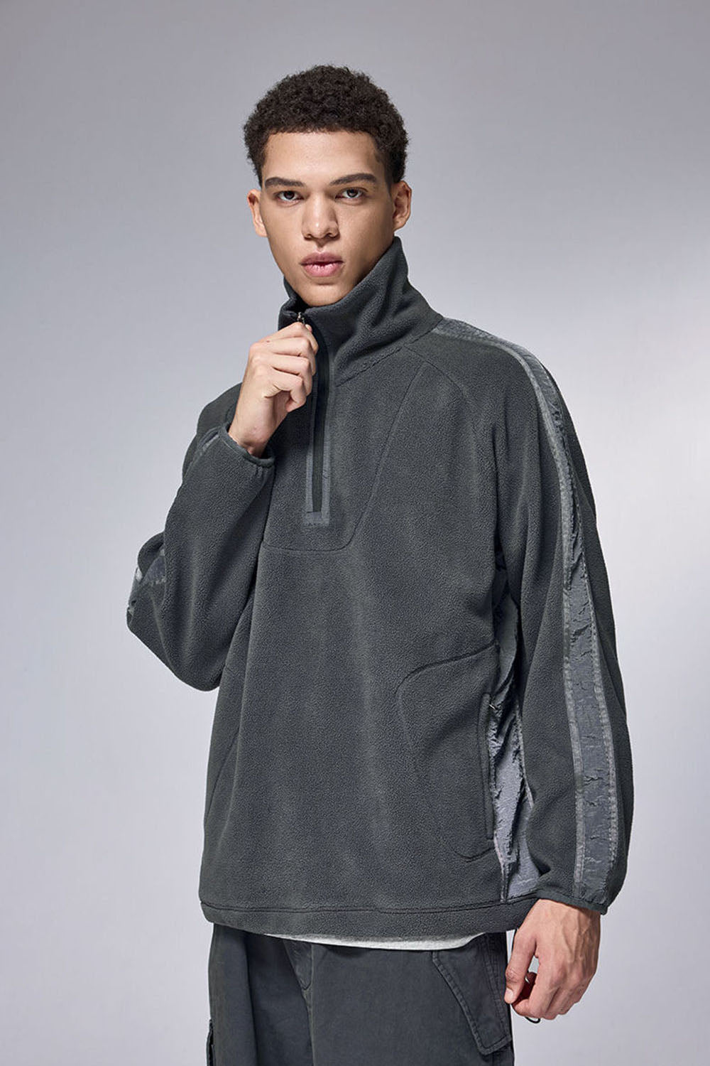 325G Fleece Stand Collar Zip Sweatshirt in Loose Casual Fit