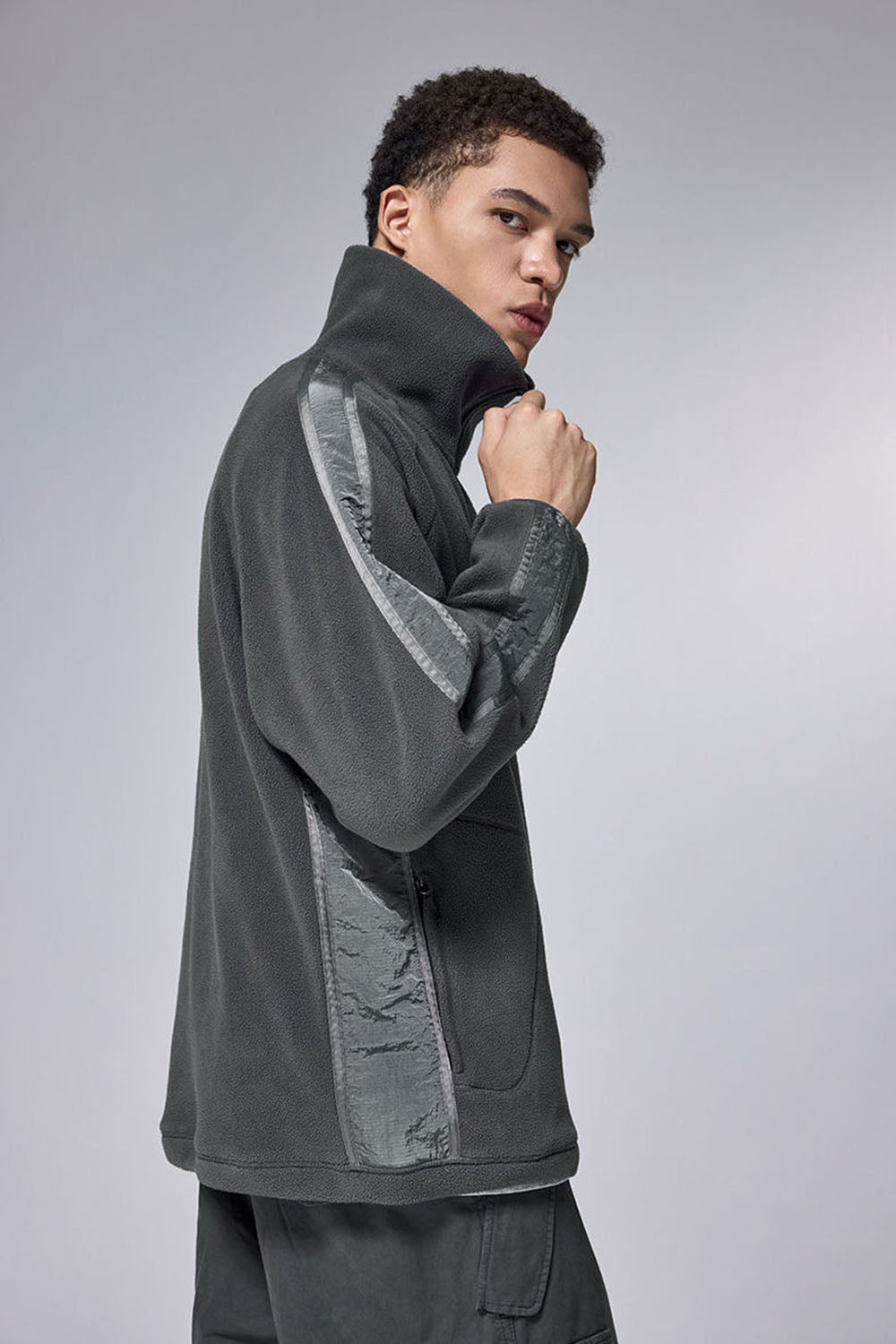325G Fleece Stand Collar Zip Sweatshirt in Loose Casual Fit