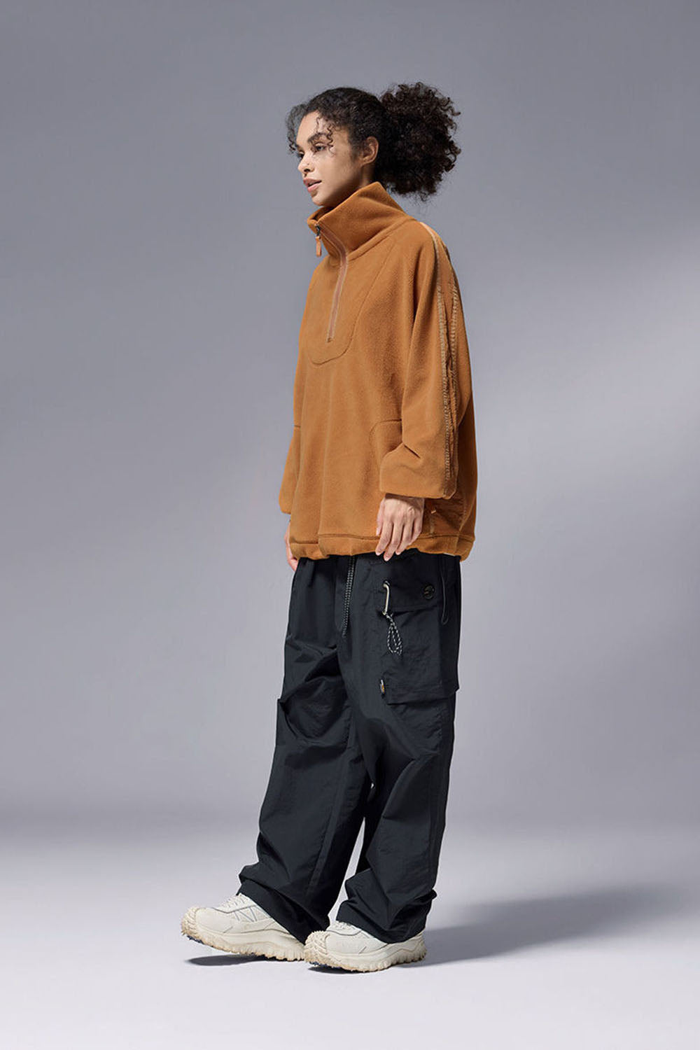 325G Fleece Stand Collar Zip Sweatshirt in Loose Casual Fit