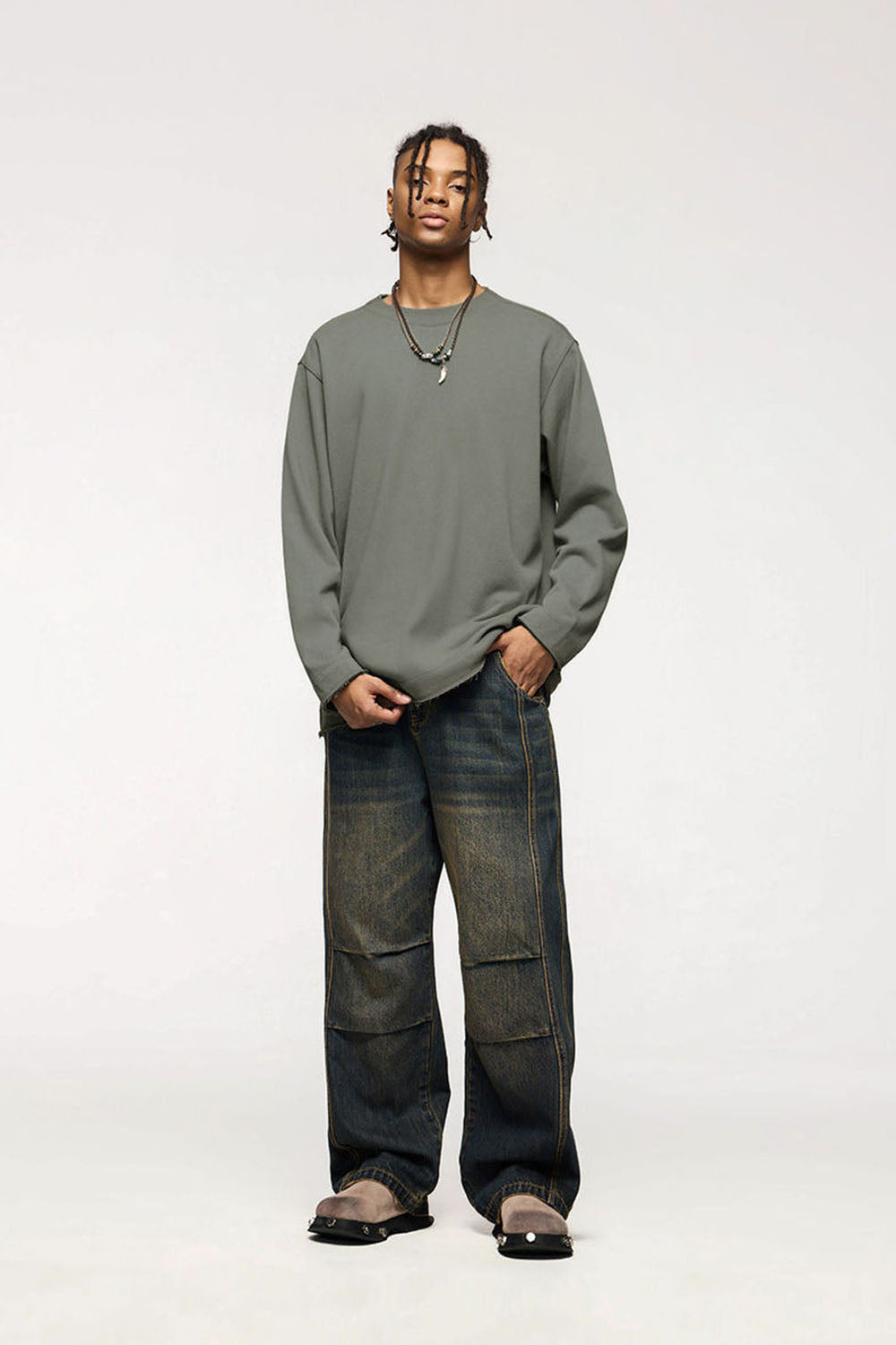 370G Frayed Edge Semi-Turtleneck Sweatshirt in a Loose Streetwear Style
