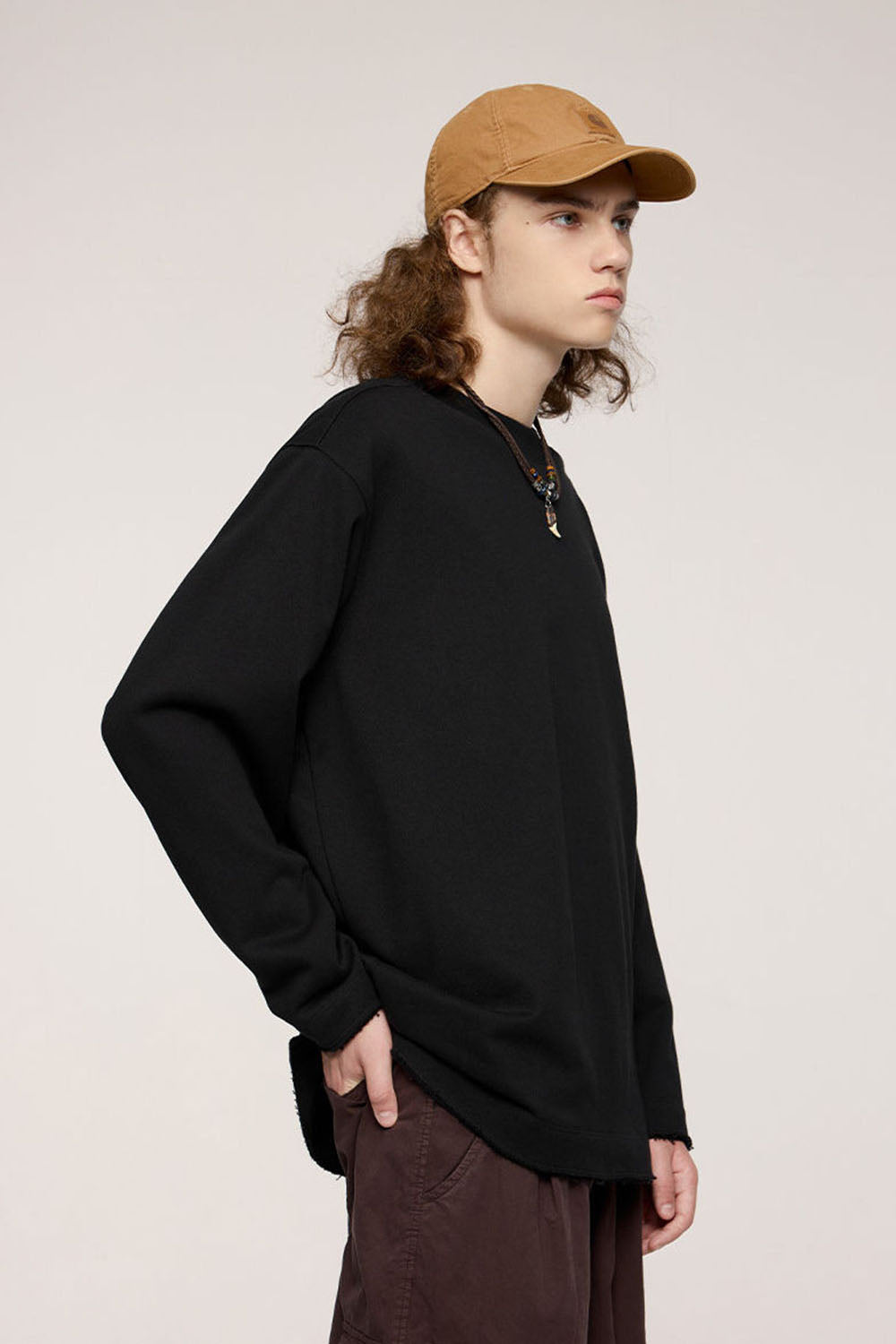 370G Frayed Edge Semi-Turtleneck Sweatshirt in a Loose Streetwear Style