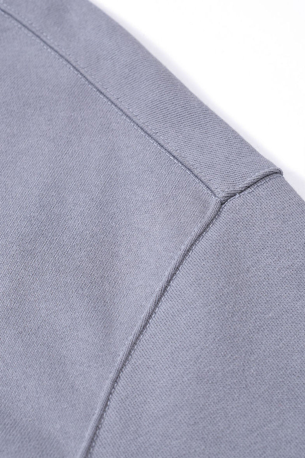 370G Frayed Edge Semi-Turtleneck Sweatshirt in a Loose Streetwear Style