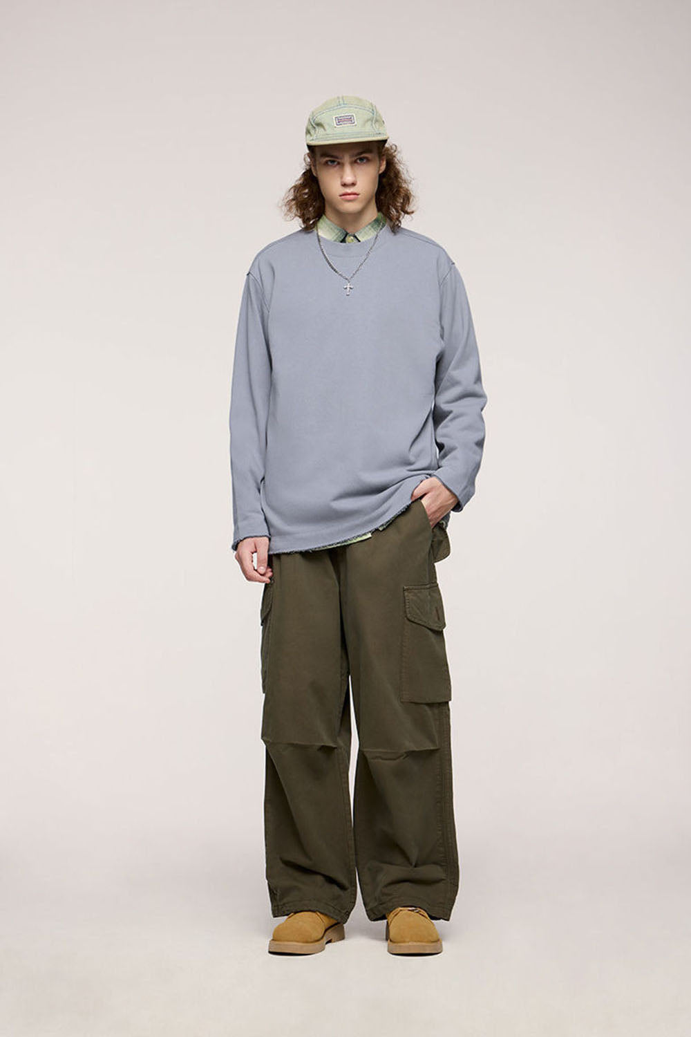 370G Frayed Edge Semi-Turtleneck Sweatshirt in a Loose Streetwear Style