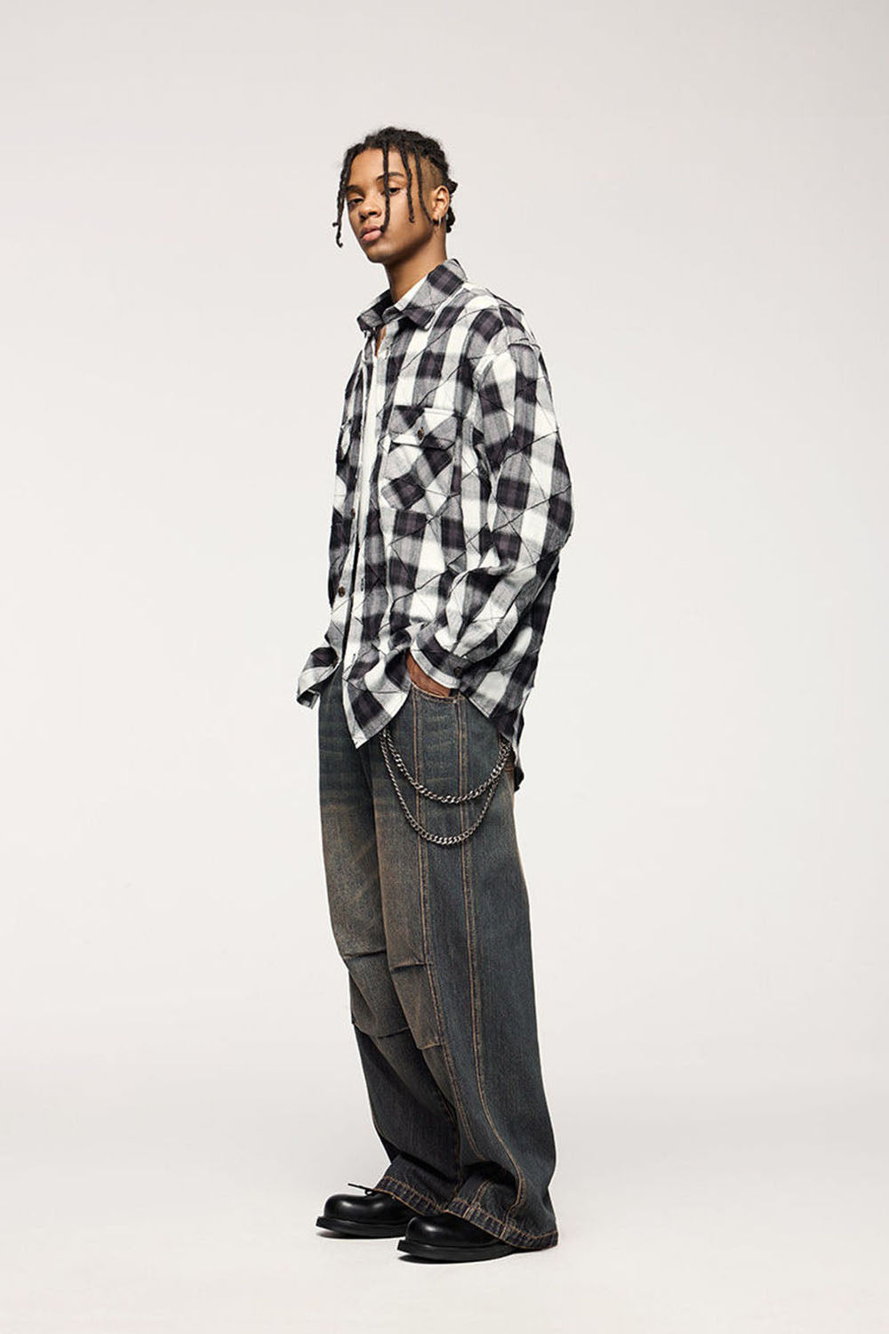 DirtyFit Tailored Straight-Leg Distressed Vintage Jeans