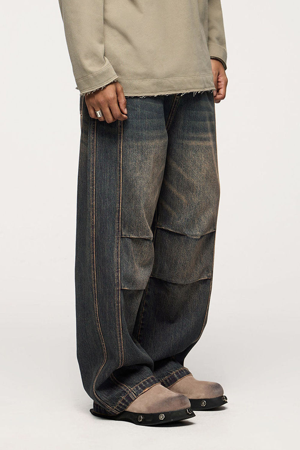 DirtyFit Tailored Straight-Leg Distressed Vintage Jeans