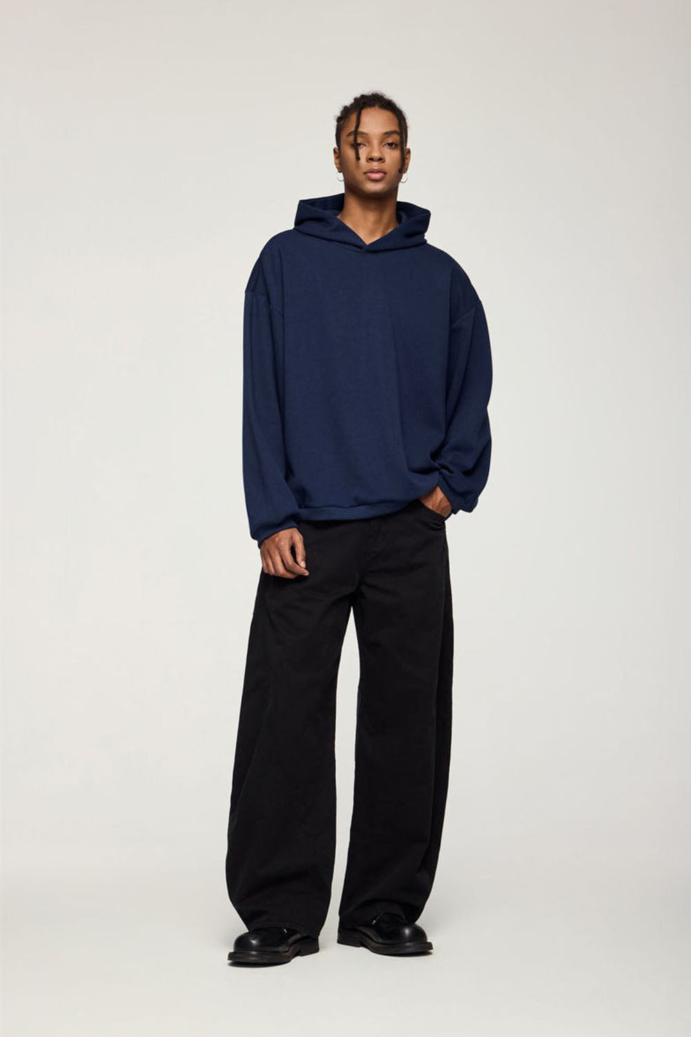 Lightweight Hooded Sweatshirt in Solid Color with Loose Fit