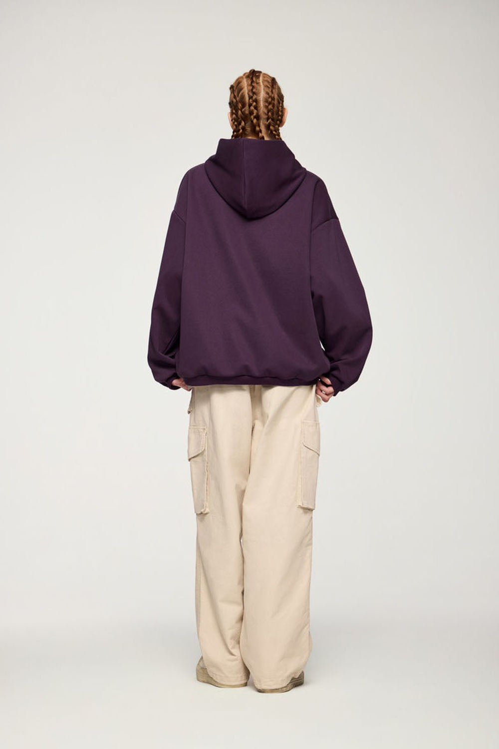 Lightweight Hooded Sweatshirt in Solid Color with Loose Fit