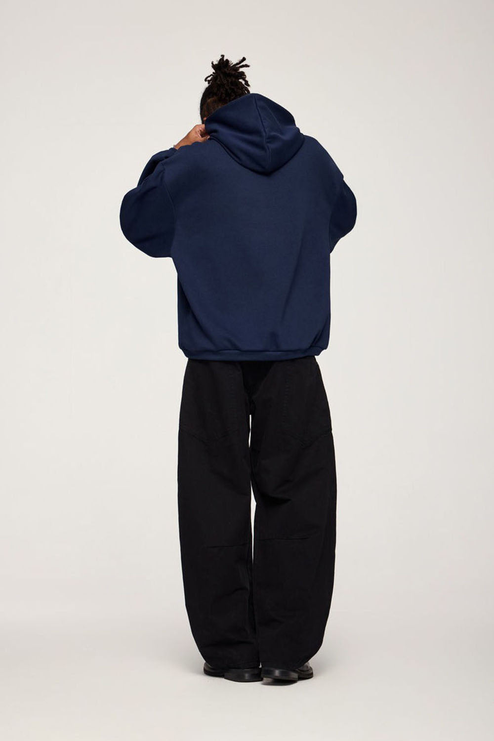 Lightweight Hooded Sweatshirt in Solid Color with Loose Fit