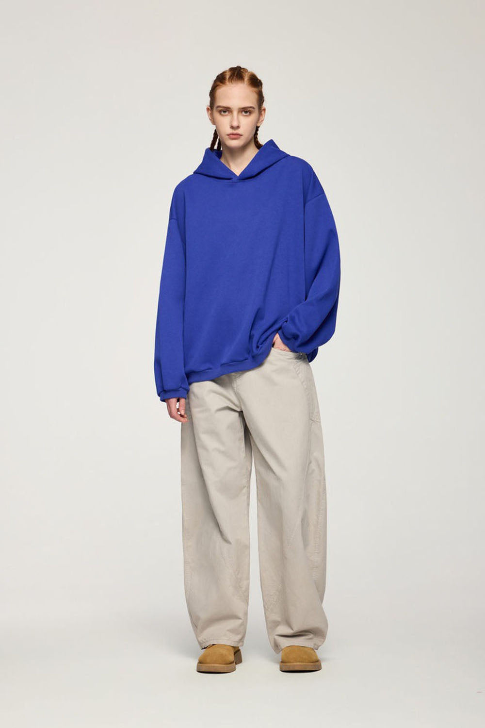 Lightweight Hooded Sweatshirt in Solid Color with Loose Fit